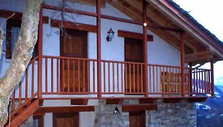 Eco Chalet Maison Dominique Challand-Saint-Anselme Exterior foto